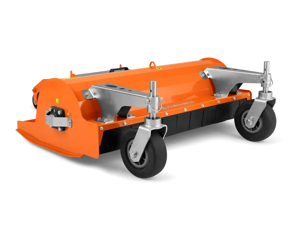 Sale Husqvarna Schlegelmäher mit Hammerschlegeln P524