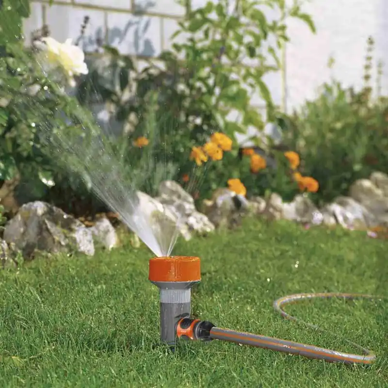 Rabatt Gardena Classic 4-Flächenregner Twist - Aktion, Rotierender Wassersprenger, 100 m², Schwarz, Grau, Orange