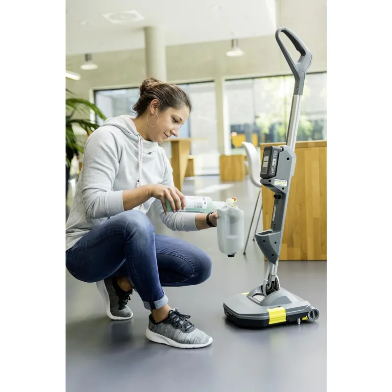 Scheuersaugmaschine BR 30/1 C Bp - Grundgerät ohne Akku und Ladegerät Ausverkauf
