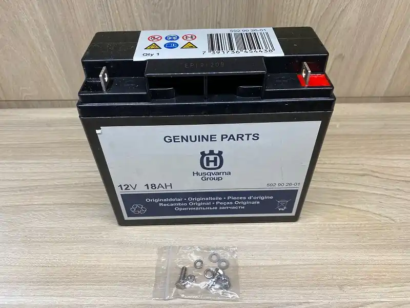 Neue Ware Husqvarna Batterie 12V 18Ah